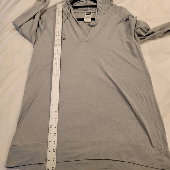 Patagonia Long Sleeve Lightweight Hoodie Women's Size Large - Picture 4 of 6